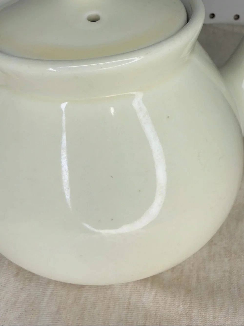 Vintage Hall China Globe 6 Cup Teapot Ivory Cream 1930s-40s USA